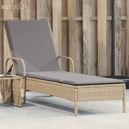 vidaXL bézs polyrattan napozóágy párnával és kerekekkel