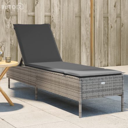 vidaXL szürke polyrattan napozóágy párnával