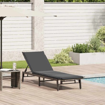 vidaXL szürke polyrattan napozóágy párnával