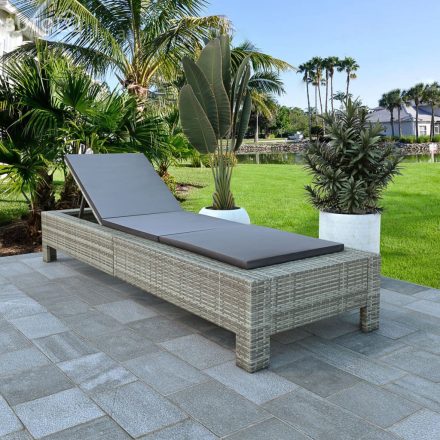 vidaXL szürke polyrattan napozóágy párnával 