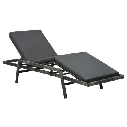 vidaXL szürke polyrattan napozóágy párnával